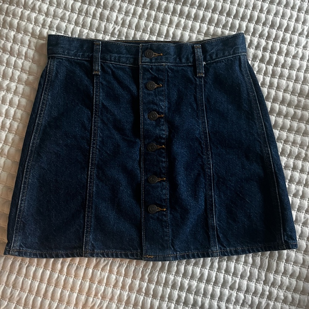Levi’s Dark Wash Button Front Denim Mini Skirt Women’s 27 Y2K